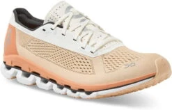 Hardloopschoen On Running Cloudboom Savannah/White -On Running on running cloudboom savannah white 326304 37 99601 960