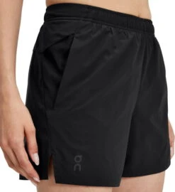 Korte Broeken On Running Essential Shorts -On Running on running essential shorts 572632 1wd10180555 960